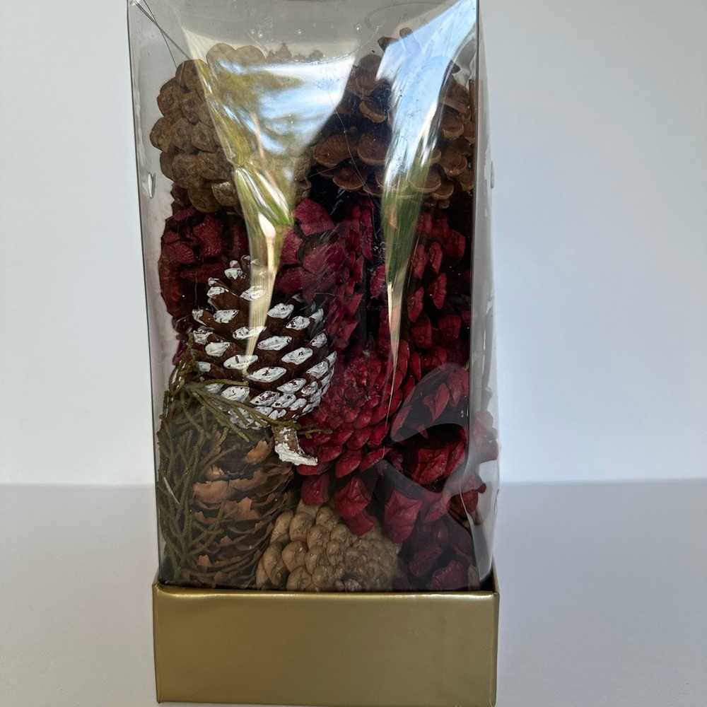 NWT Spiced Cinnamon potpourri & candlestick holders - Picture 10 of 14